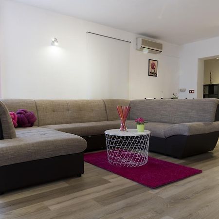 Apartment Blazenka พูลา ภายนอก รูปภาพ