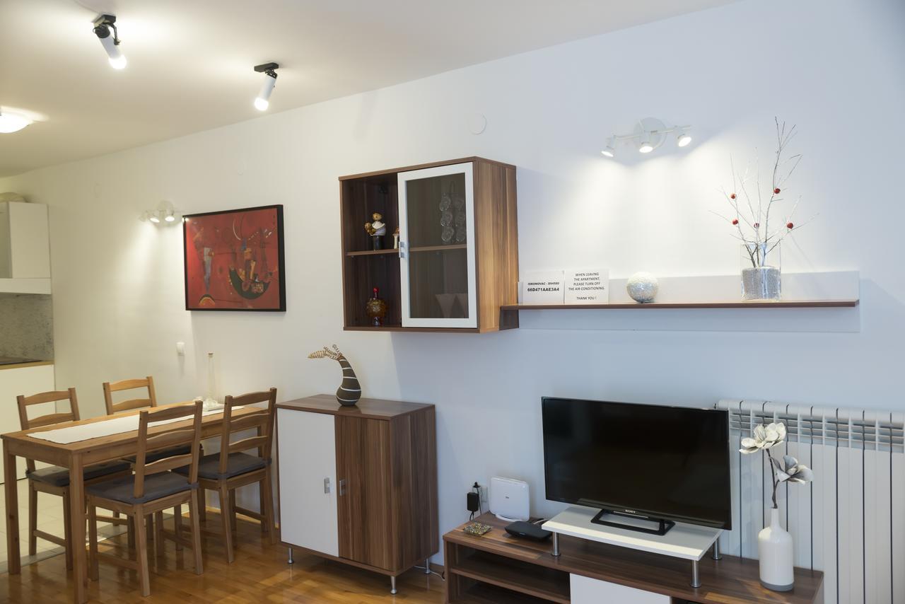 Apartment Blazenka พูลา ภายนอก รูปภาพ