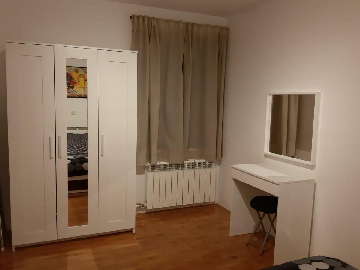 Apartment Blazenka พูลา ภายนอก รูปภาพ