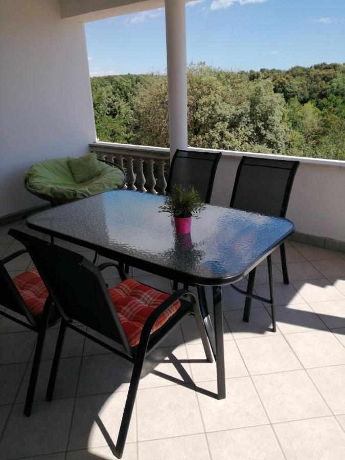 Apartment Blazenka พูลา ภายนอก รูปภาพ