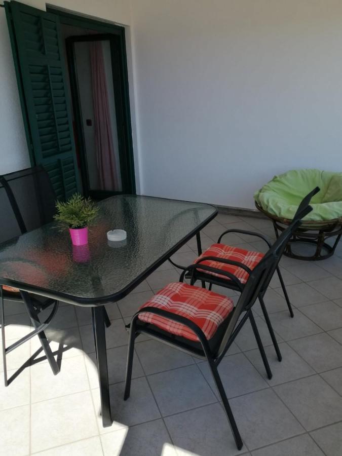Apartment Blazenka พูลา ภายนอก รูปภาพ